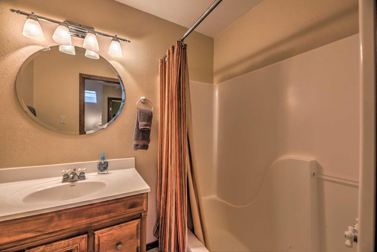Condo With Hot Tub About 4 Miles To Ruidoso Winter Park! Exterior photo