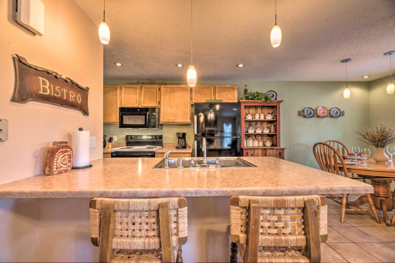 Condo With Hot Tub About 4 Miles To Ruidoso Winter Park! Exterior photo